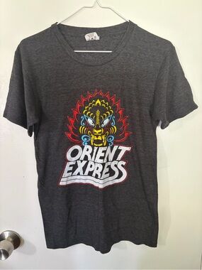 Juniors Charlie Hustle Small Orient Express Graphic T-Shirt - Charcoal Tote12
